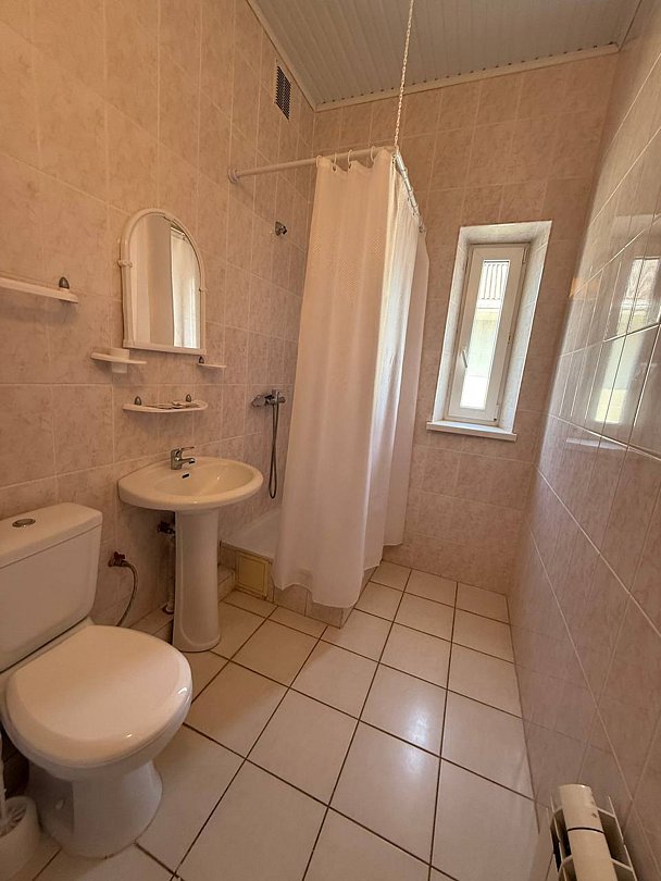 Улучшенный 4-местный 1-комнатный №14