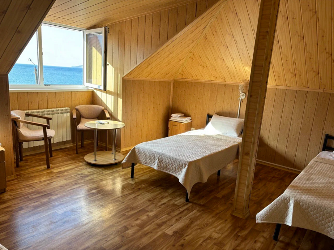 Улучшенный 4-местный 1-комнатный №8