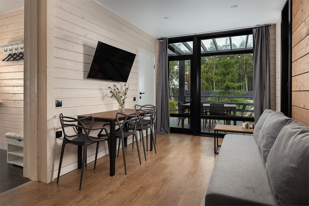 Коттедж 4-местный (с 1 спальней, купелью и баней)