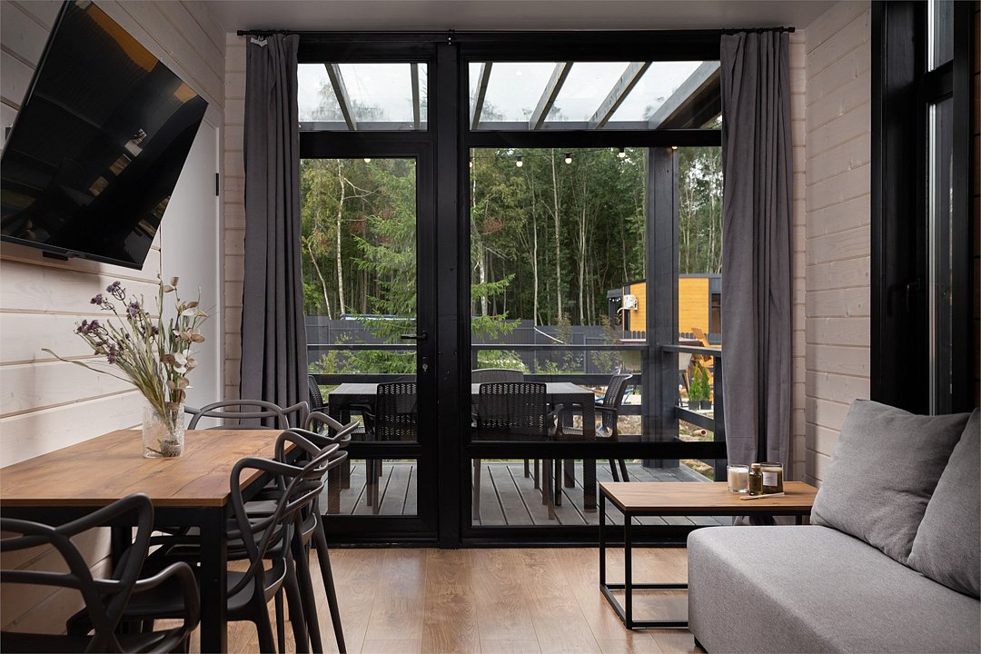 Коттедж 4-местный (с 1 спальней, купелью и баней)