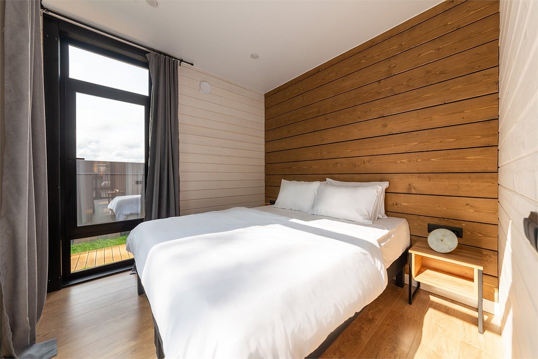 Коттедж 6-местный (с 2 спальнями, купелью и баней)