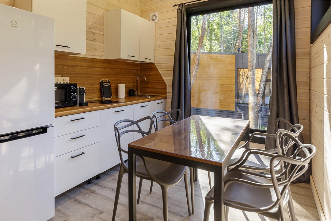 Коттедж Улучшенный 4-местный (с 2 спальнями и купелью)