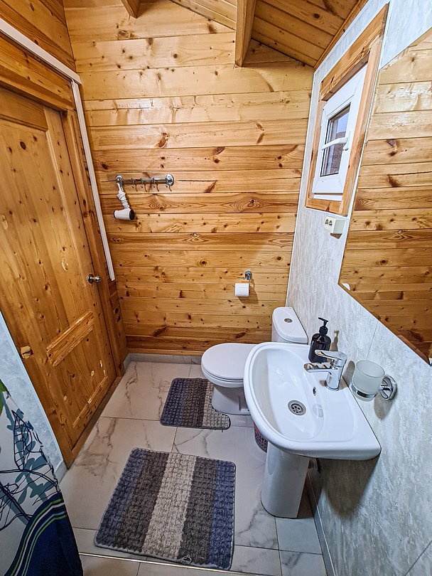 Домик 4-местный (с террасой)