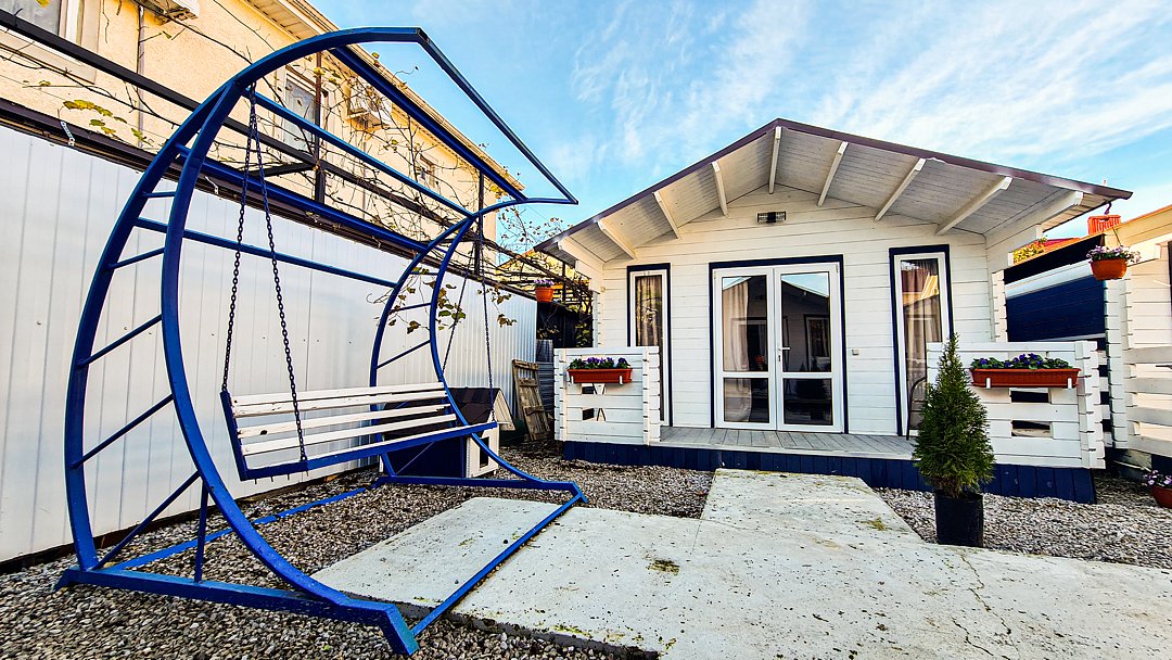 Домик 4-местный (с террасой)