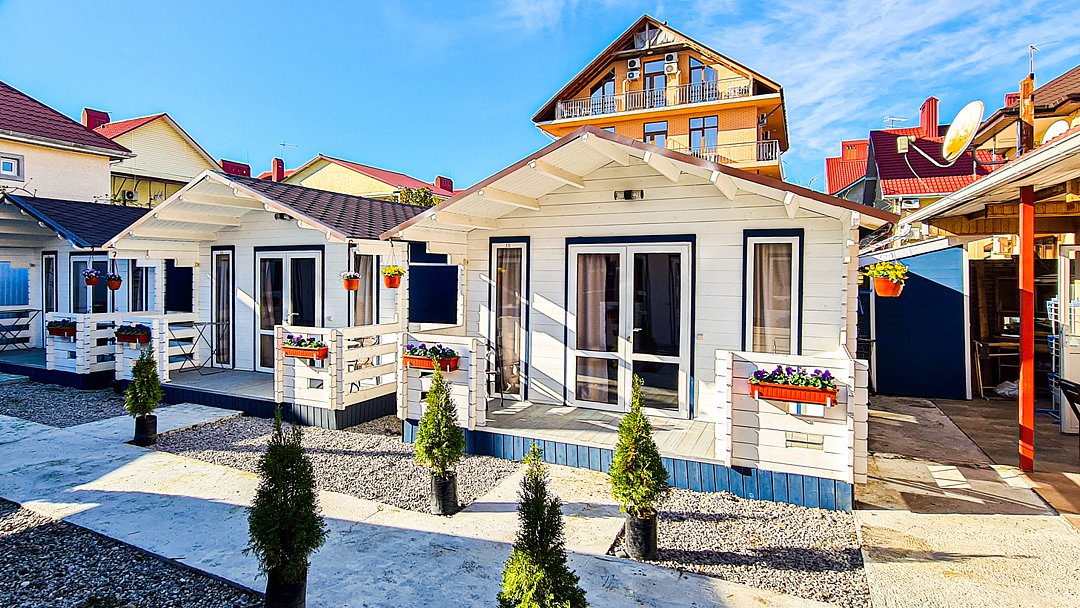 Домик 4-местный (с террасой)