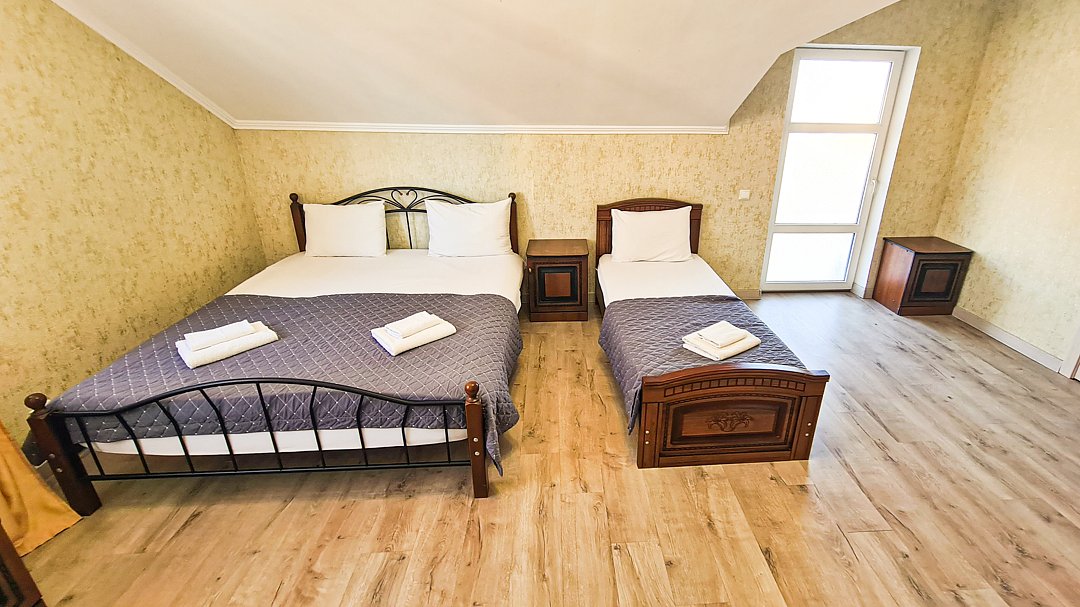 Комната 4-местная (с балконом)