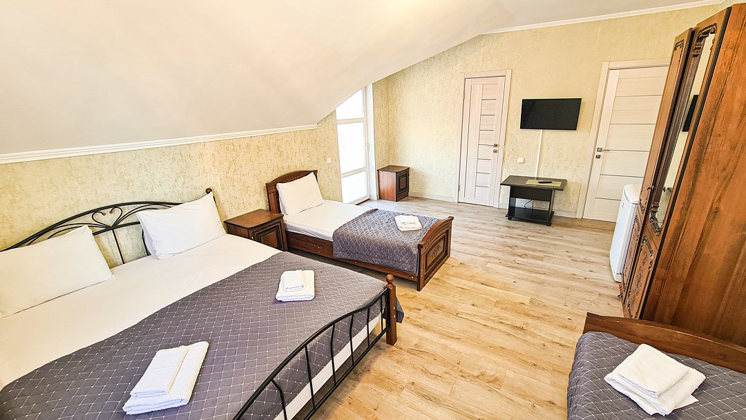 Комната 4-местная (с балконом)