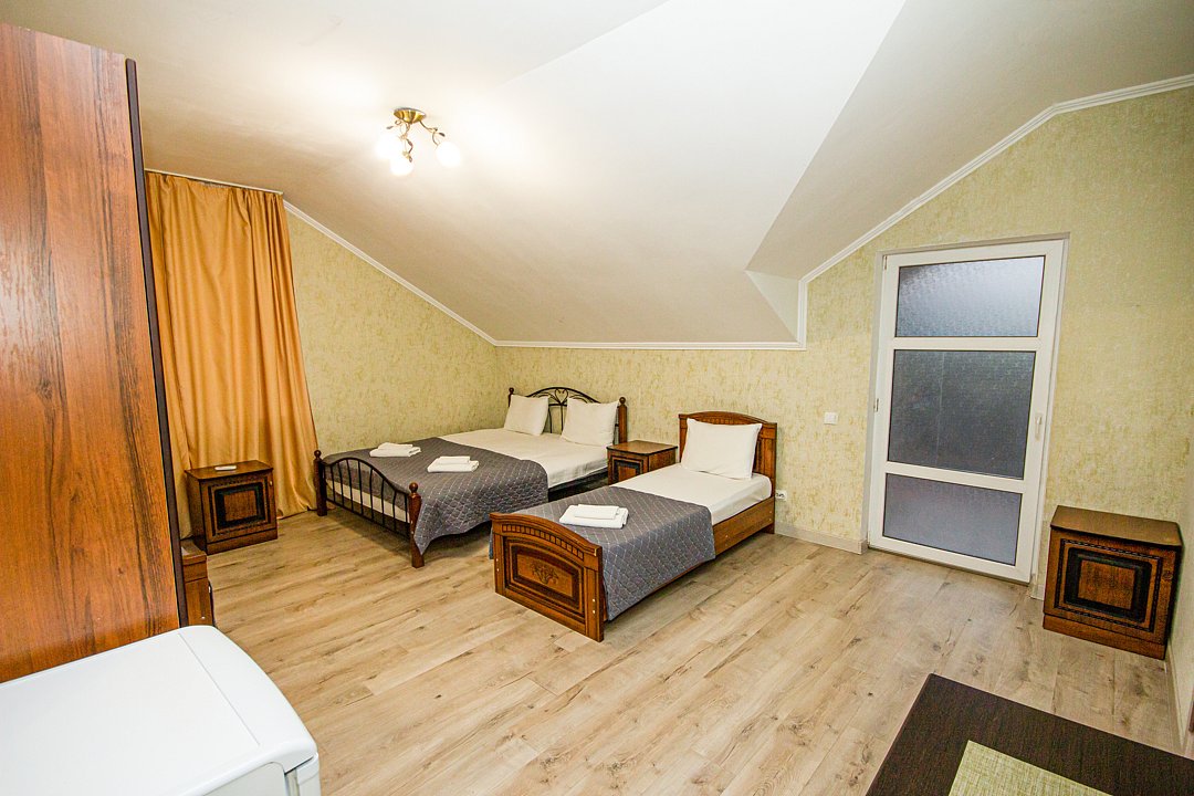 Комната 4-местная (с балконом)