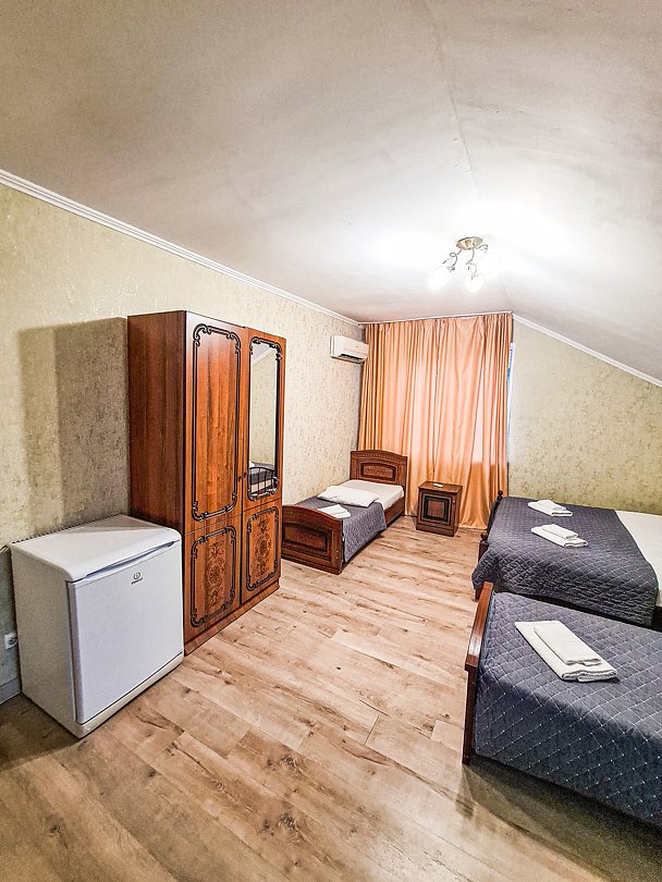 Комната 4-местная (с балконом)