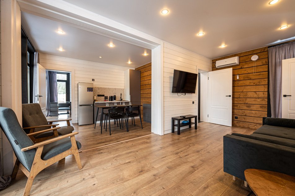 Дом 6-местный 4-комнатный (с 3 спальнями)