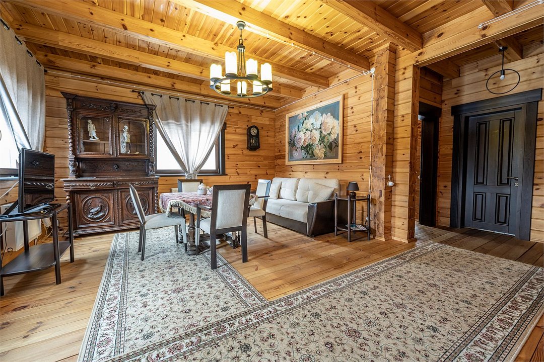 Дом 8-местный 4-комнатный Барский