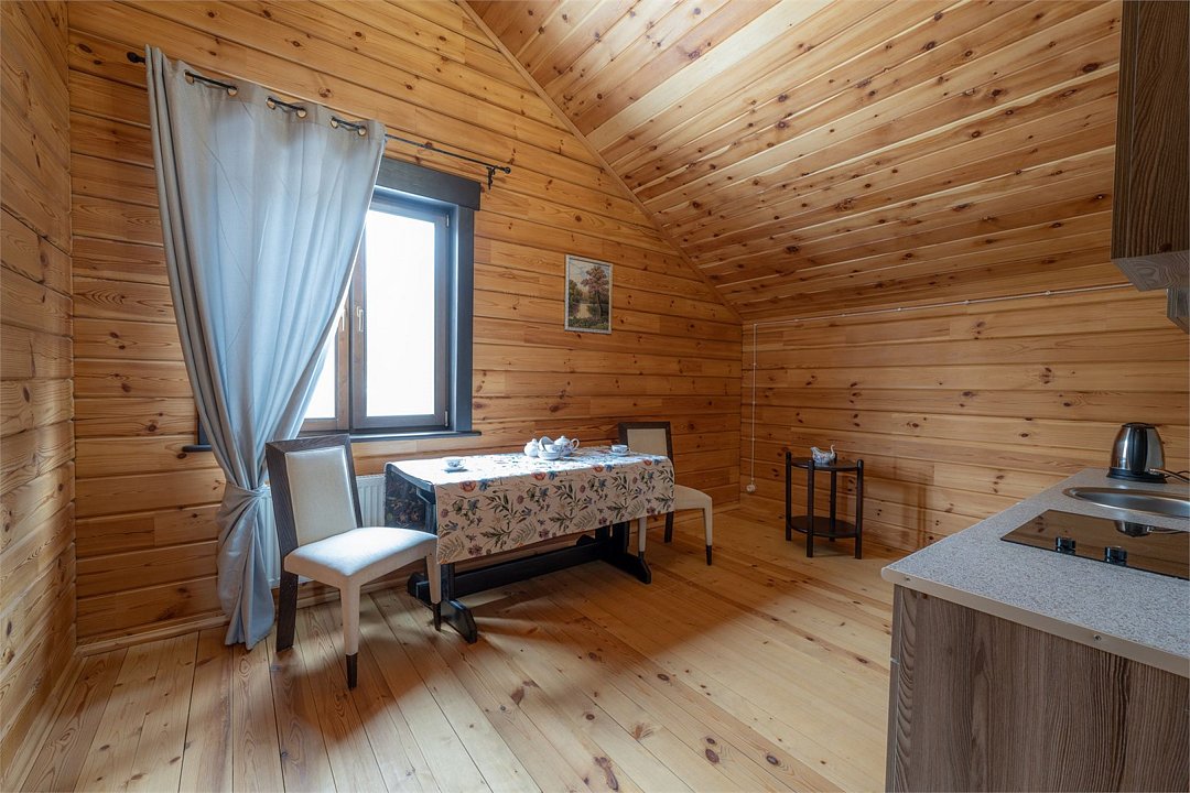 Дом 8-местный 4-комнатный Барский