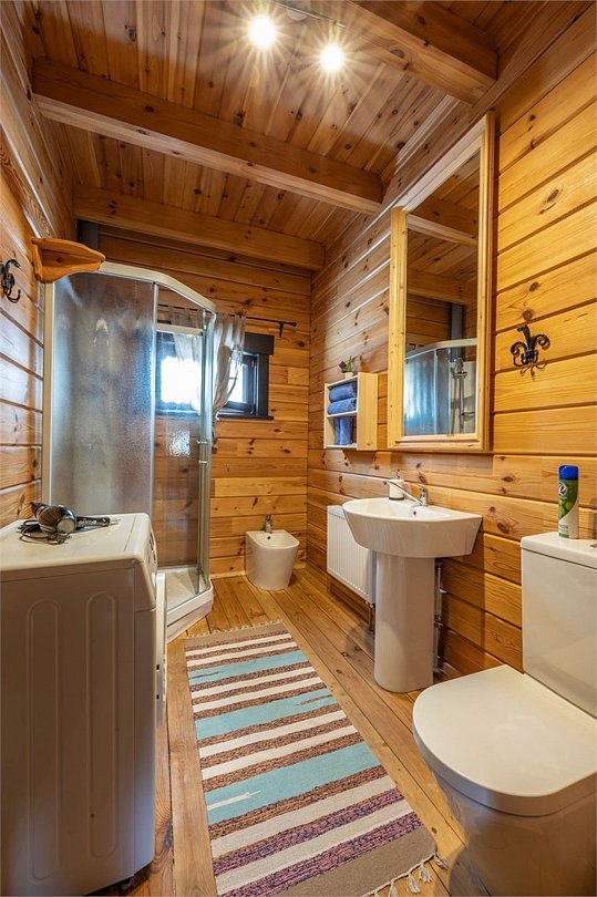 Дом 8-местный 4-комнатный Барский