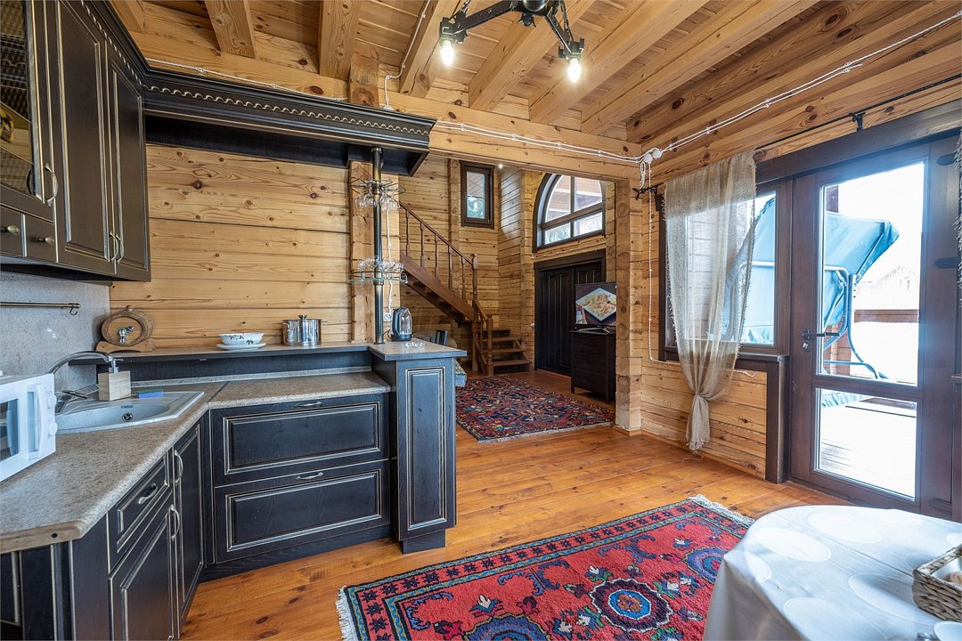 Дом 8-местный 4-комнатный Лесной