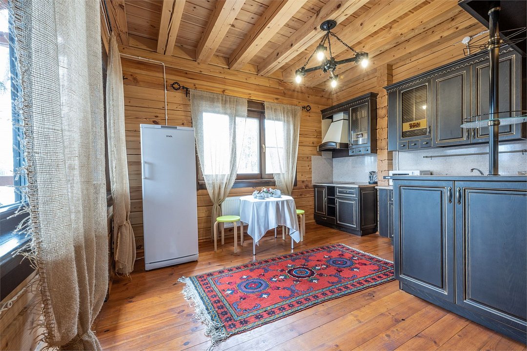 Дом 8-местный 4-комнатный Лесной