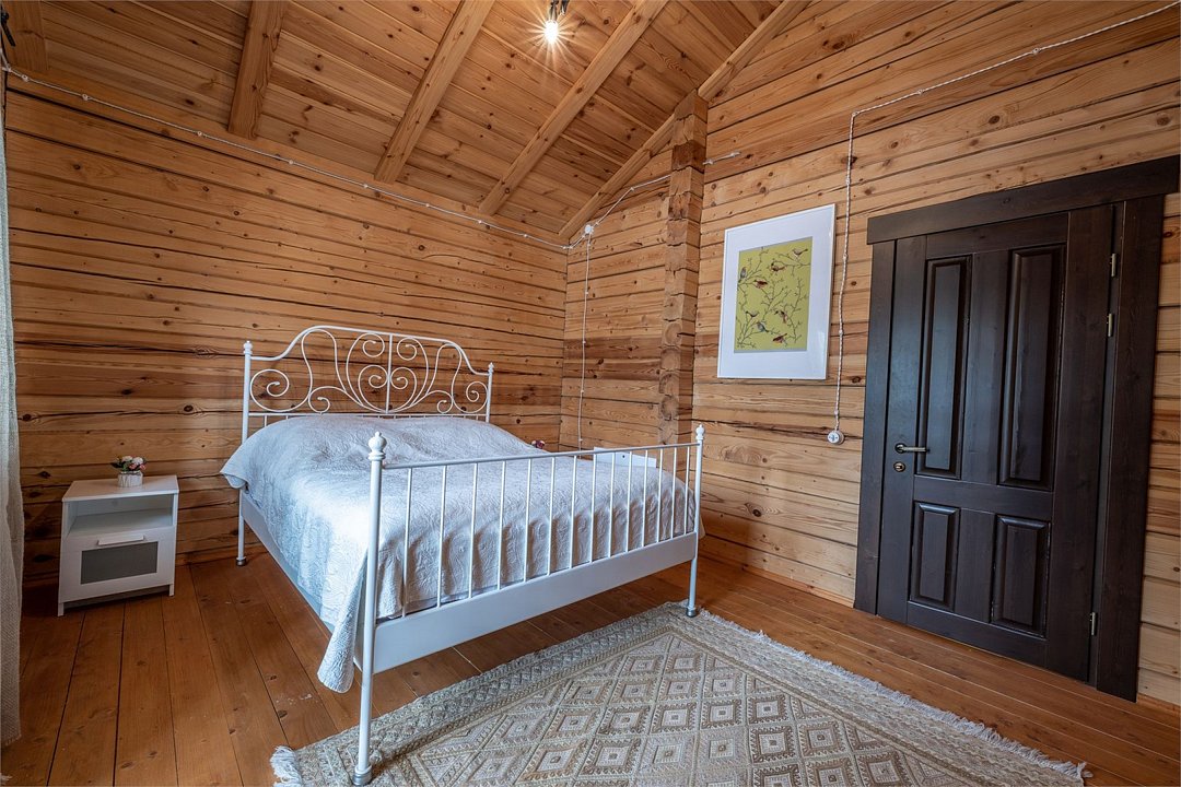 Дом 8-местный 4-комнатный Лесной