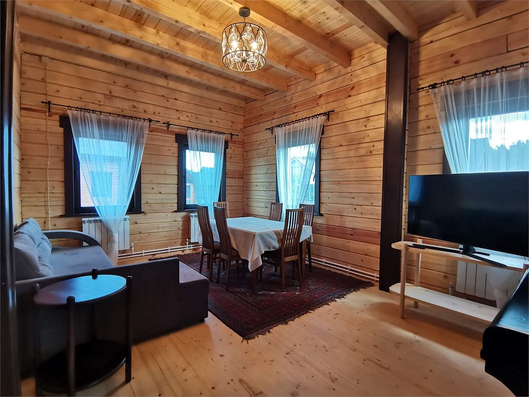 Дом 8-местный 5-комнатный Морозовский