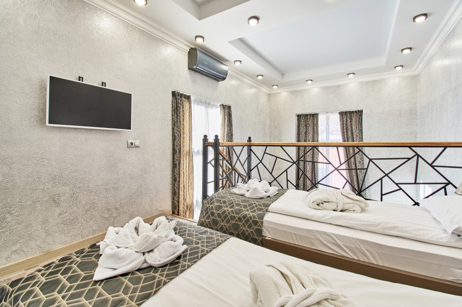 Апартаменты 4-местные 2-уровневые (TWIN, с балконом)