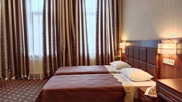 Апартаменты 2-местный 1-комнатный (с просторной спальней и балконом)