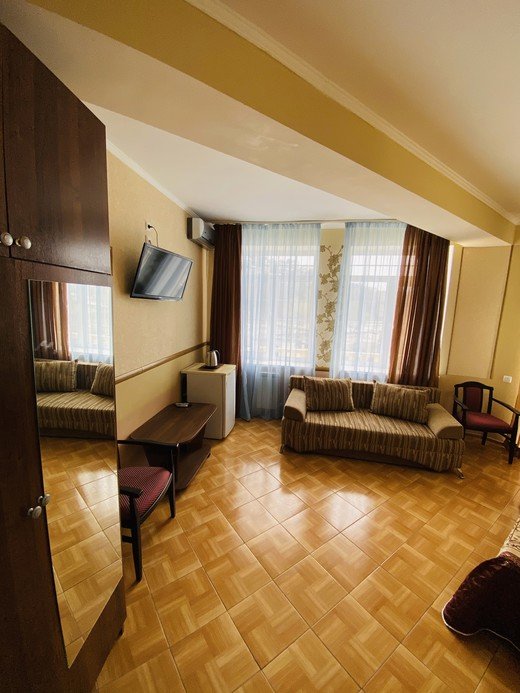 Стандартный 3-местный 1-комнатный (с балконом)