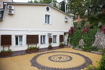 Гостевой дом Floral Courtyard