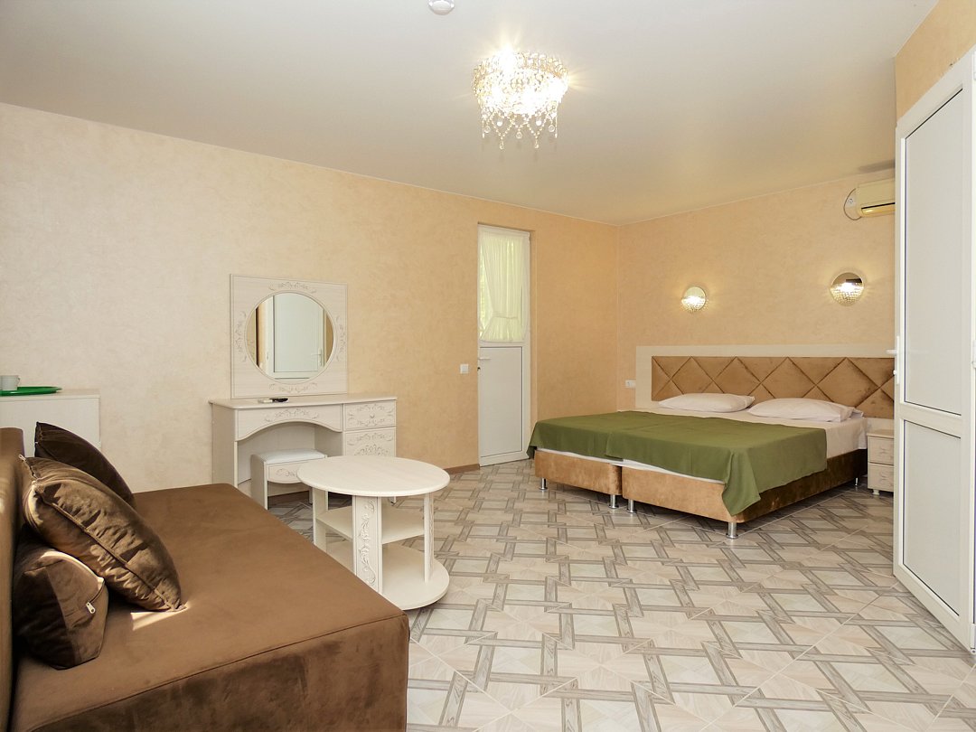 Стандартный 4-местный 1-комнатный (с балконом)