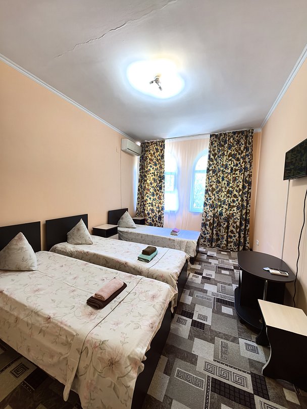 Стандартный 3-местный (3 односпальные кровати)