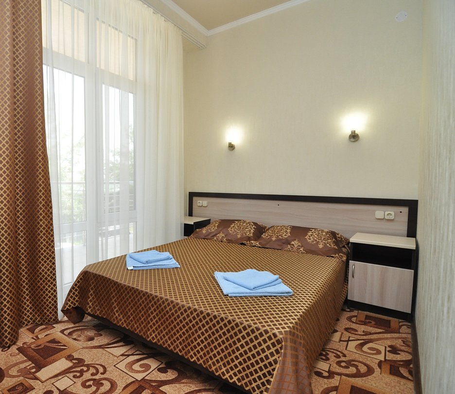 Студио Семейный 3-местный