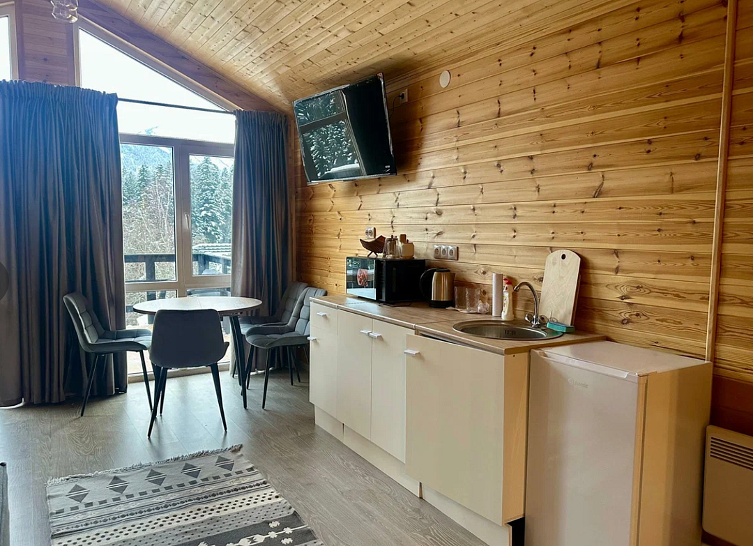 Афрейм 2-местный с видом на горы