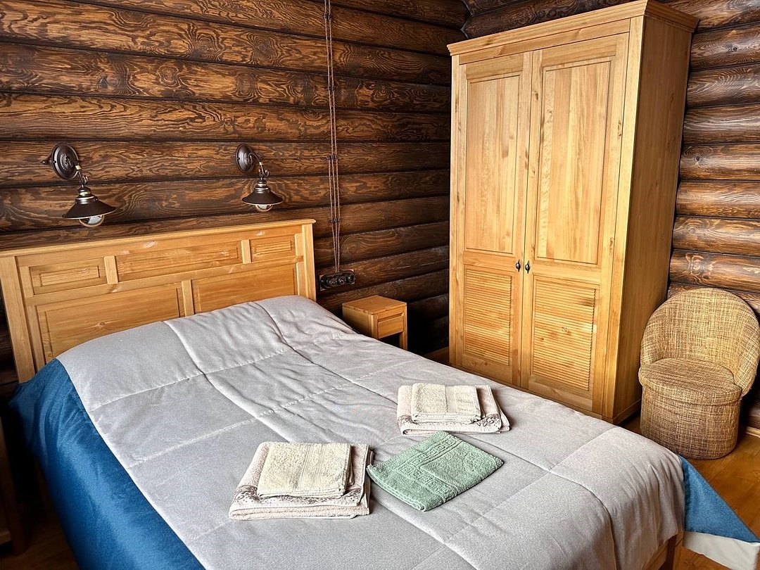 Коттедж 4-местный 3-комнатный (№10, с террасой)