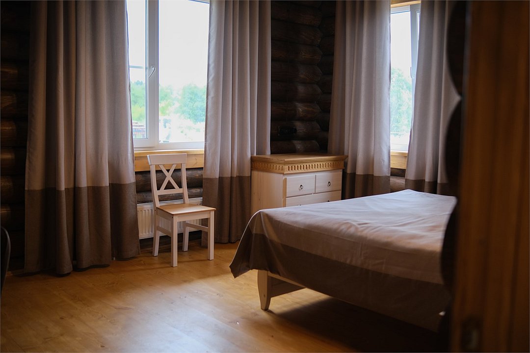 Коттедж 4-местный 3-комнатный (№11, с террасой)