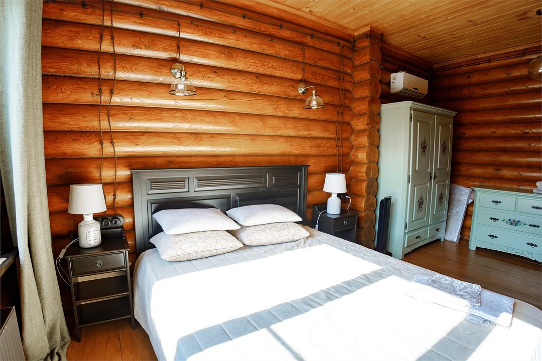 Коттедж 4-местный 3-комнатный (№12, с камином)