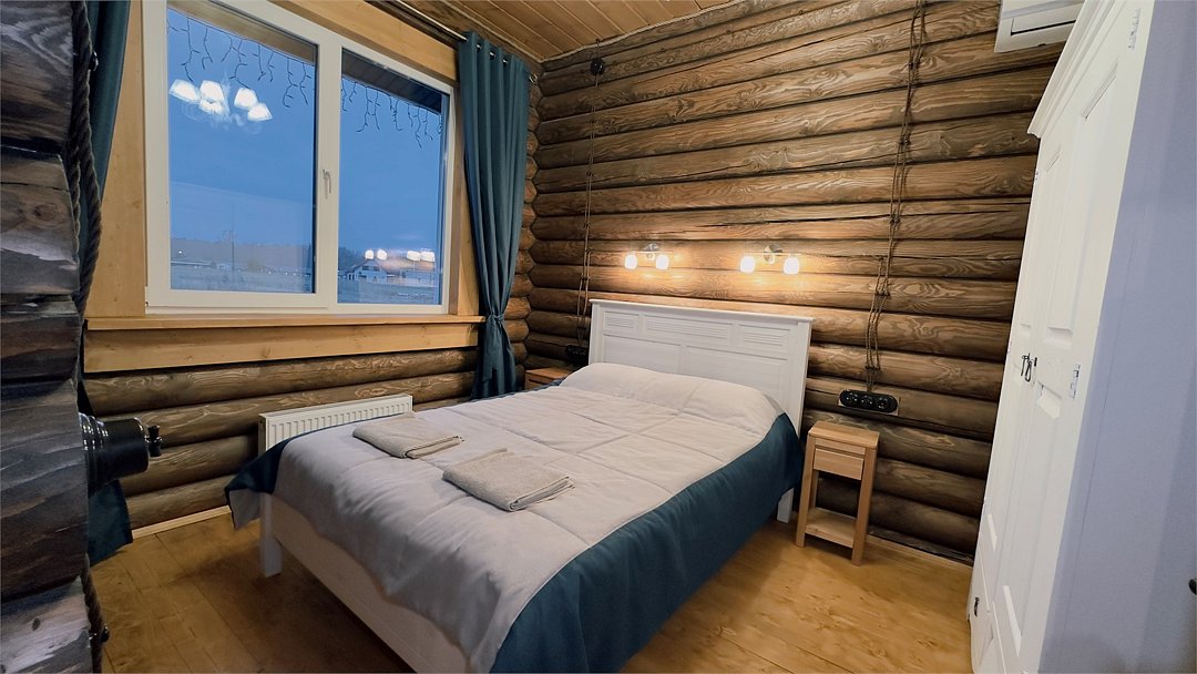 Коттедж 4-местный 3-комнатный (№9, с террасой)