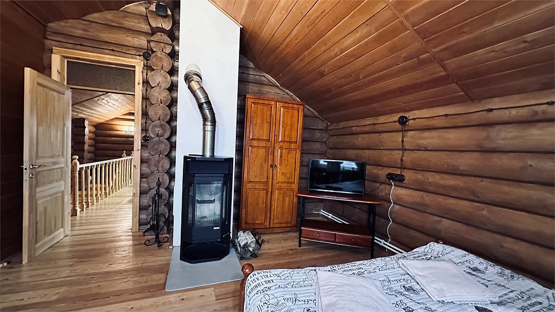 Коттедж 4-местный 4-комнатный (№1, с баней, камином и верандой)