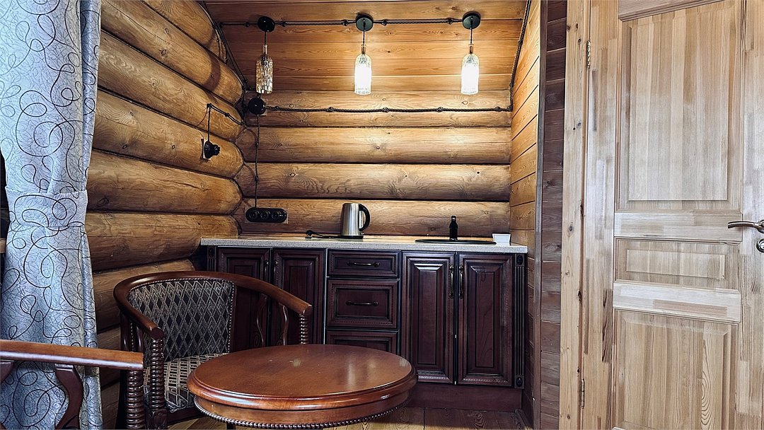 Коттедж 4-местный 4-комнатный (№1, с баней, камином и верандой)