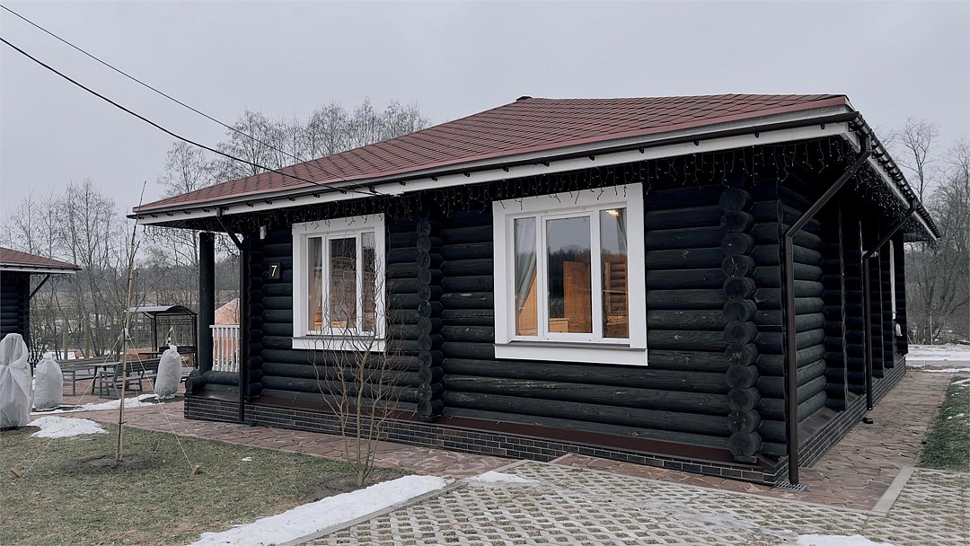 Коттедж 4-местный 4-комнатный (№7, с верандой)