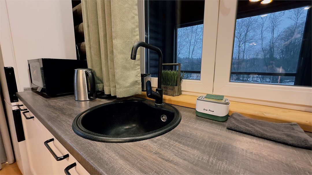 Коттедж 4-местный 4-комнатный (№7, с верандой)