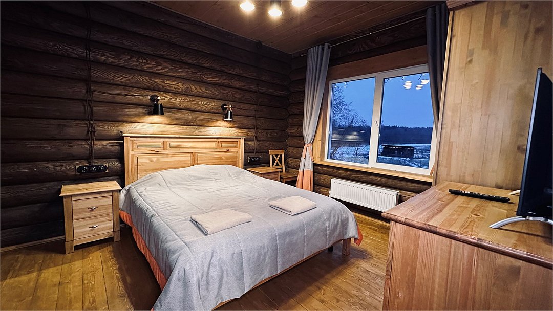 Коттедж 8-местный 5-комнатный (№8, с террасой)