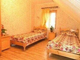 Номер (Коттедж №11 эконом-класса) Номера: 1, 2, 4, База отдыха Коттеджи от базы Надеждино, район Мокеевка