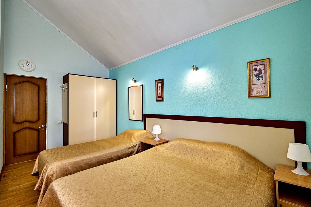 Номер 3-местный (с балконом)