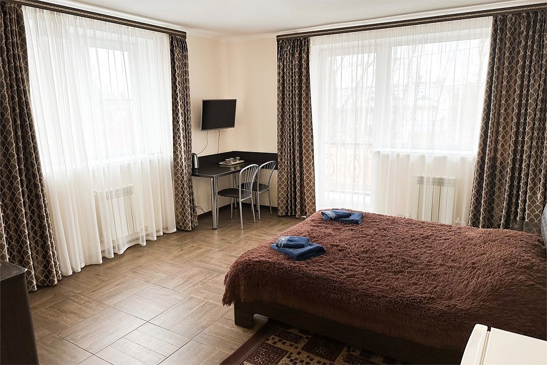 Люкс 2-местный (С ванной комнатой №3)