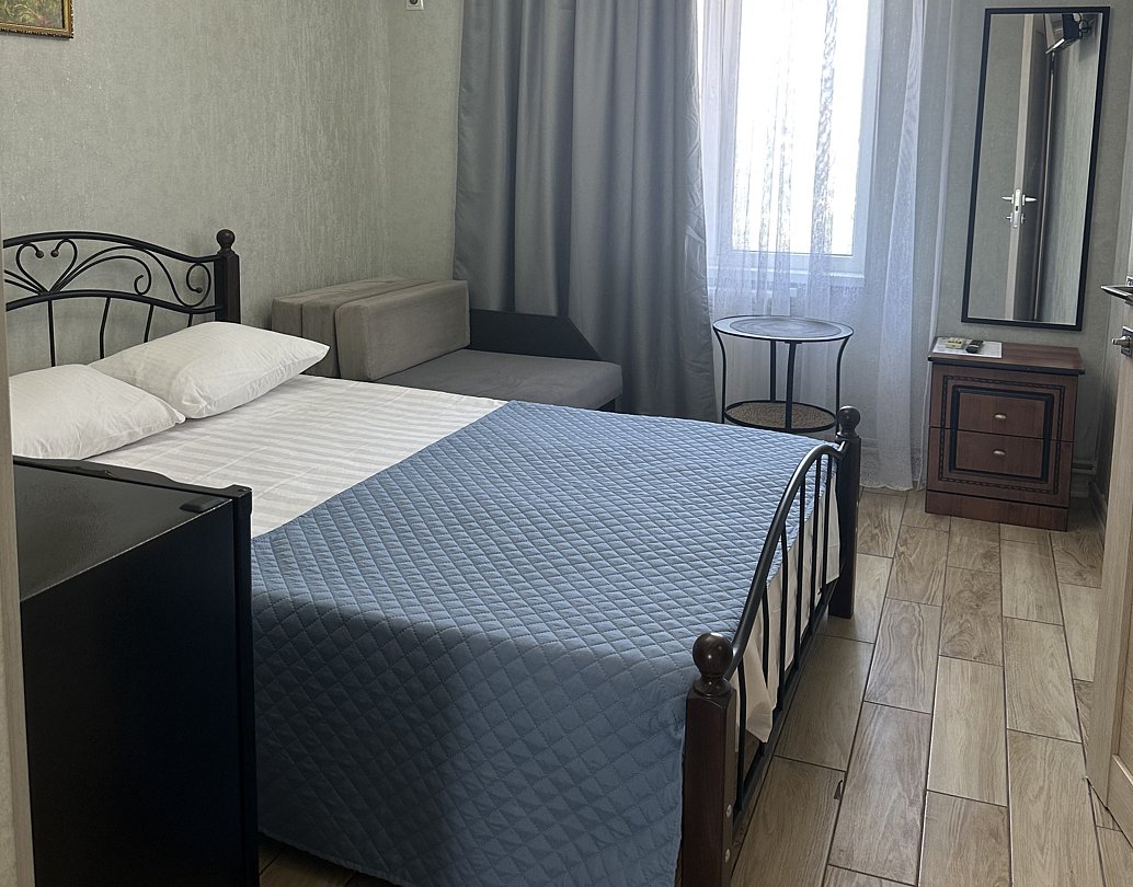 Стандартный 3-местный 1-комнатный (с балконом)