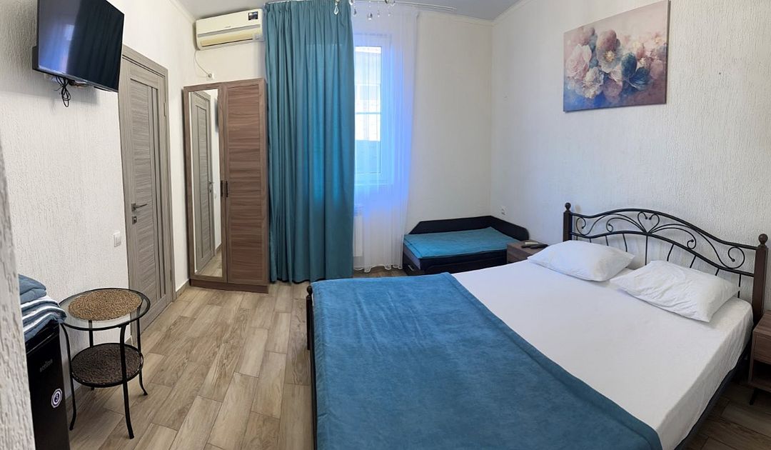 Стандартный 3-местный 1-комнатный (с балконом)