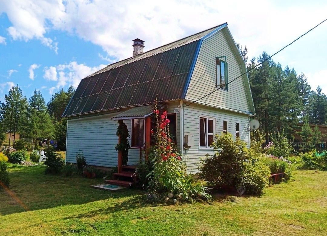 Двухэтажный дом в деревне Сяндеба, Республика Карелия, Сяндеба Олонец Олонецкий район