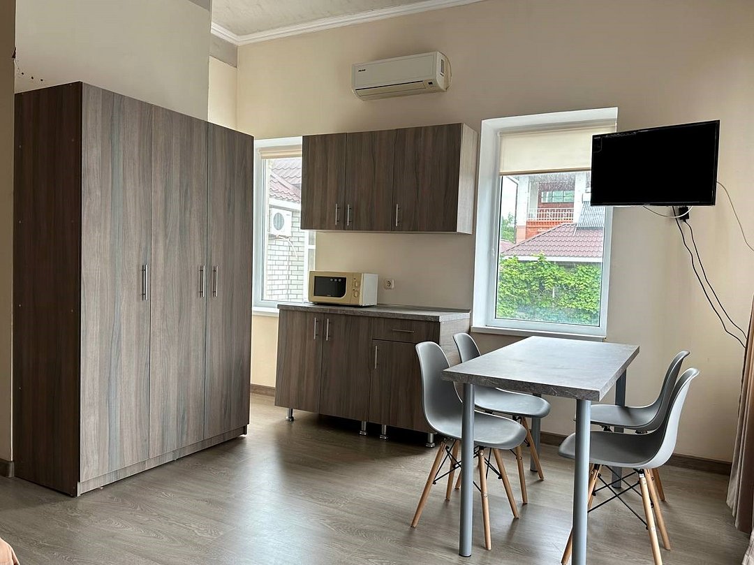 Полулюкс 4-местный (с балконом)