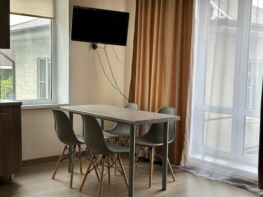 Полулюкс 4-местный (с балконом)