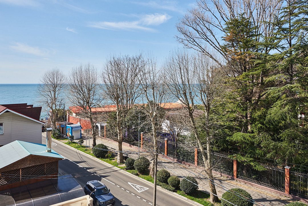 Делюкс 3-местный 1-комнатный (с лоджией, с видом на море)