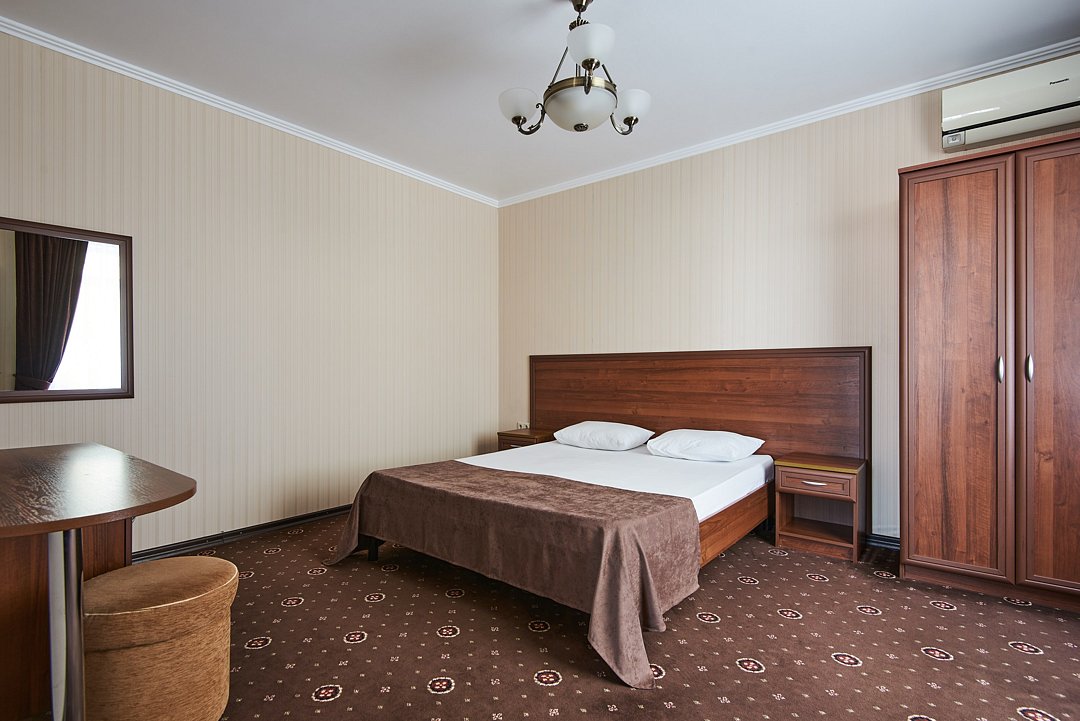 Люкс 4-местный 2-комнатный (с лоджией)