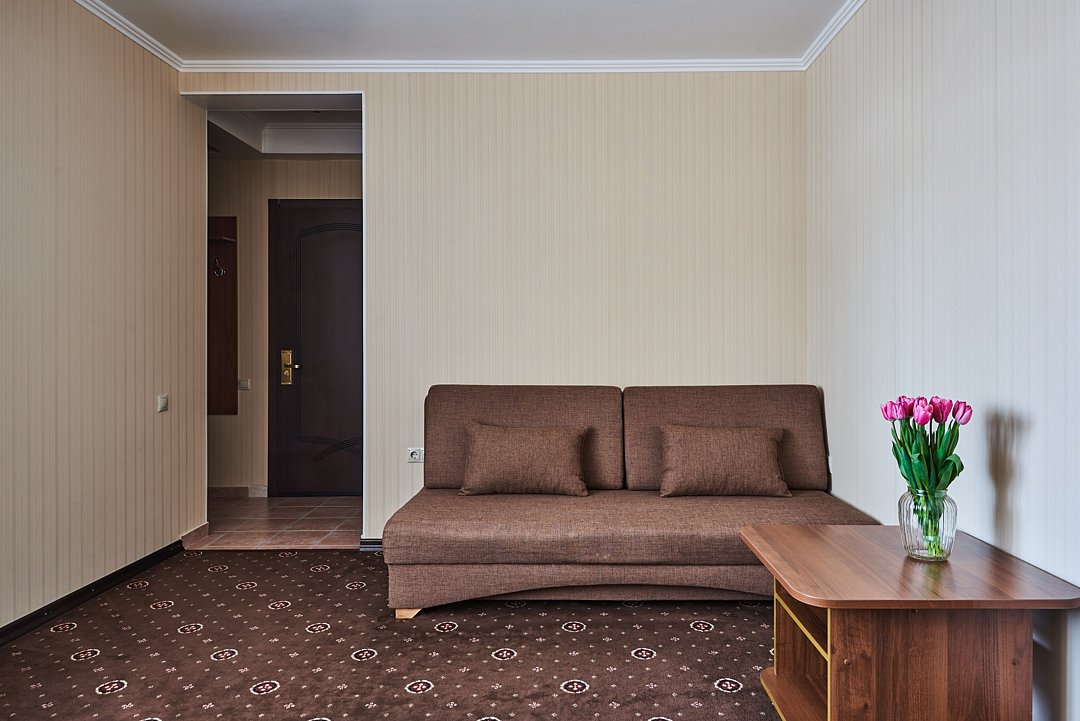 Люкс 4-местный 2-комнатный (с лоджией)