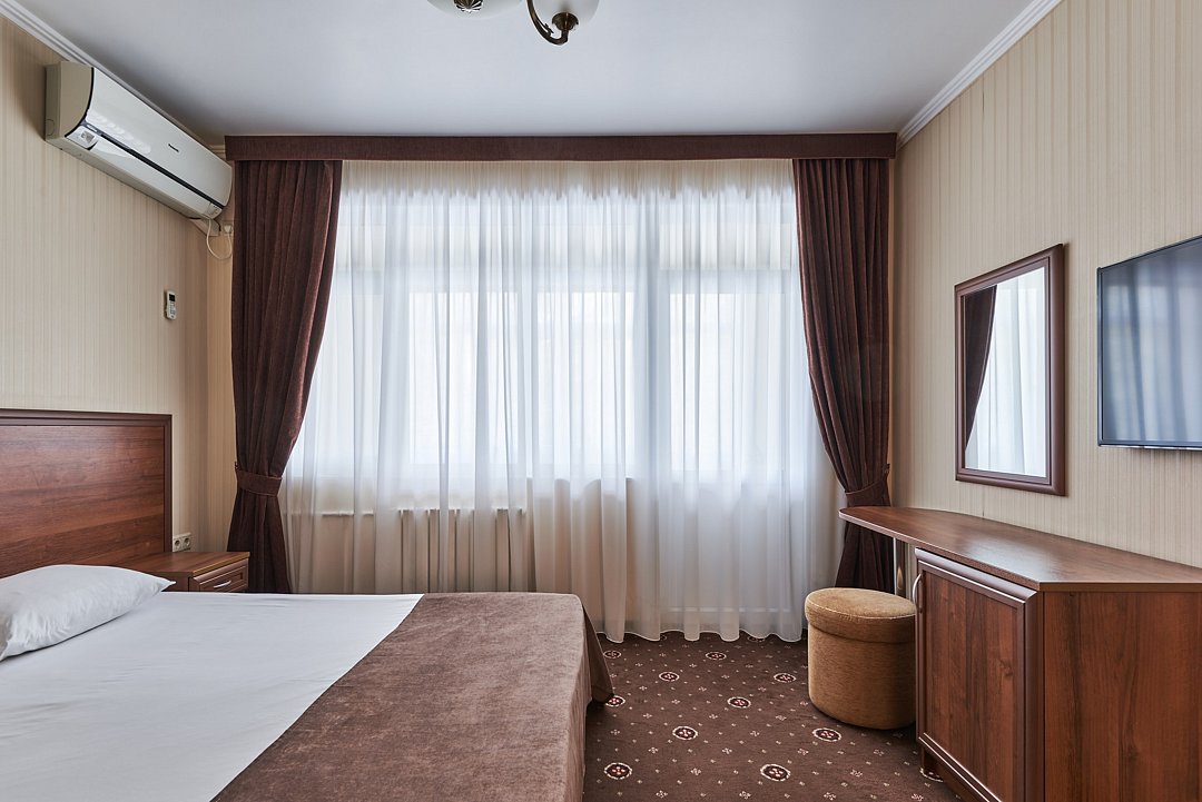 Люкс 5-местный 2-комнатный (с лоджией)Фотографии